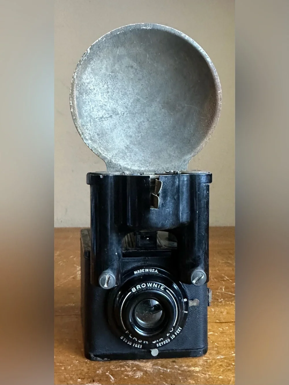 Vintage Kodak Brownie FLASH SIX-20 Medium Format Art-Deco Camera w/ Flash USA